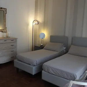 https://la-casa-di-clara.it-lombardy.com